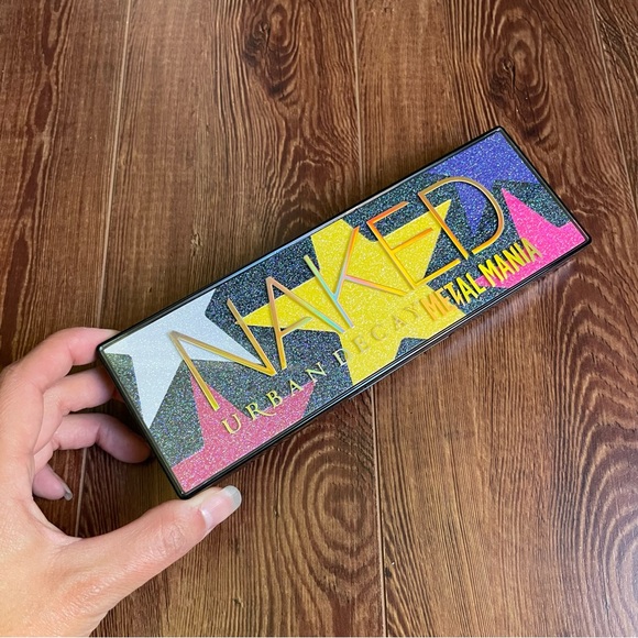 Urban Decay Naked metal mania eyeshadow pallet - Picture 2 of 6